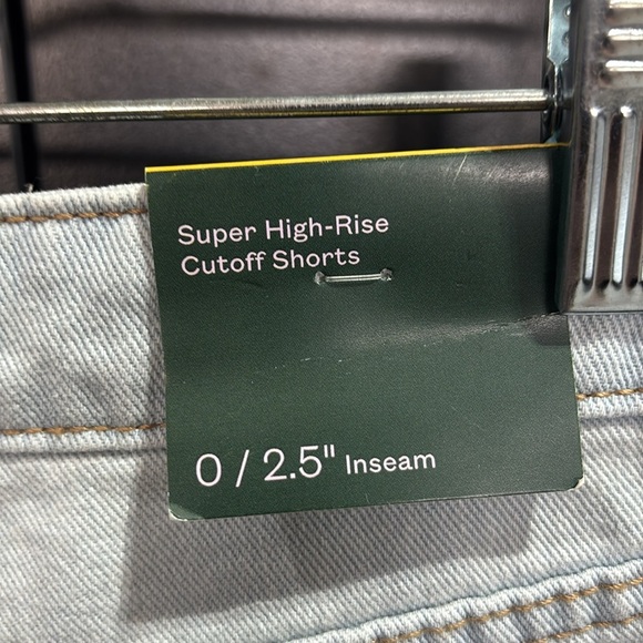 Wild Fable super high-rise cut off, 5 pocket, belt loop, button fly shorts - Picture 6 of 9